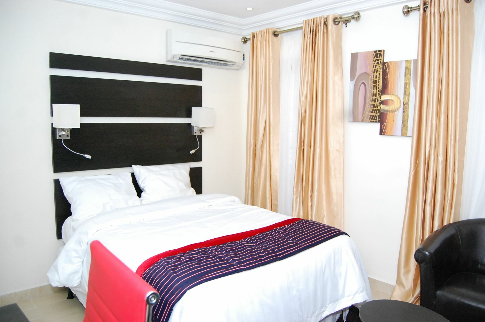 The Montrose Hotel Lekki Exterior photo