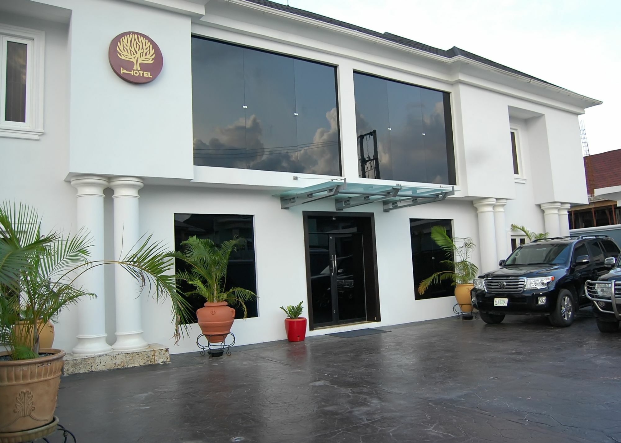 The Montrose Hotel Lekki Exterior photo